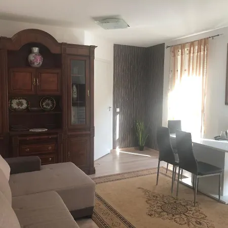 Edes Alom سيغيد