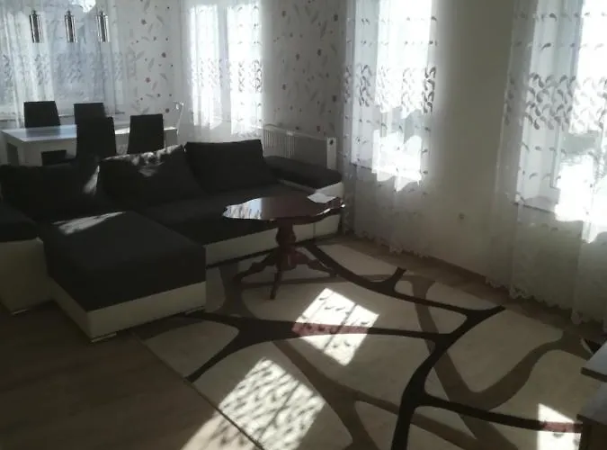 Edes Alom Hotel *